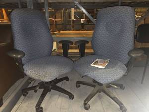 lot 18449 image: (2)Office Task Chairs&nbsp