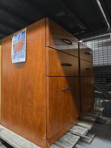 lot 20299 image: Set of 2 Under The Desk Filing Cabinets