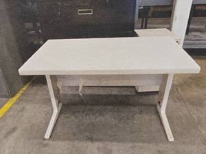 lot 20301 image: Cream Desk Table