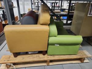 lot 20308 image: Small Childrens Couch Set