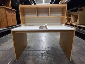 lot 20337 image: Lakeshore Kids Craft Table