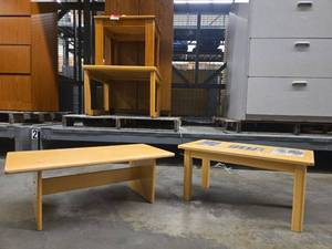 lot 20362 image: (2) Small Childrens Play Table