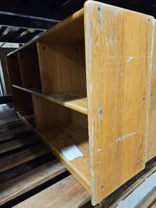 lot 20370 image: Kaplan Compartment Storage Shelf