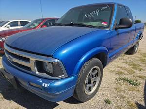 lot 1916 image: 2005 Chevrolet S10 - BLUE