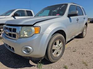 lot 1926 image: 2011 Ford Escape XLT - SILVER