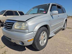 lot 1930 image: 2003 Suzuki XL - 7 - SILVER