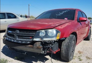 lot 1941 image: 2013 Dodge Avenger - RED