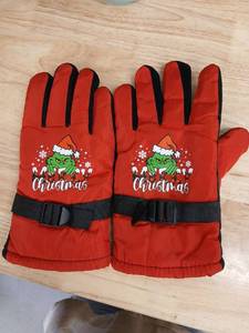 lot 40287 image: Grinch Christmas Winter Gloves-large - Retail $25