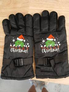 lot 40288 image: Grinch Christmas Winter Gloves-large - Retail $25