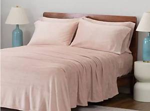 lot 40325 image: Berkshire Velvetsoft Sheet Set with Extra Pillowcases Split King - Retail $79