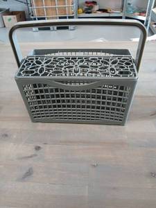 lot 40332 image: Dishwasher Utensil Basket with Handle - Retail $15
