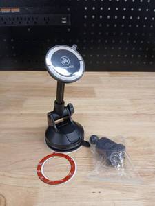 lot 40344 image: Magnetic Phone Holder for Automobiles  - Retail $20