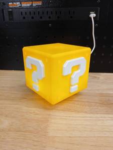 lot 40357 image: Mini Question Block Light - Retail $12