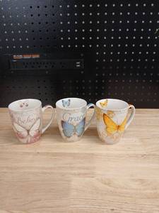 lot 40360 image: Inspirational Butterfly Scripture Mugs Set - Retail $35