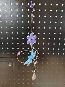 lot 40378 image: Dragonfly and Flower Suncatcher - Retail $18