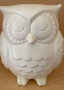 lot 23 image: Hallmark White Ceramic Owl Figurine