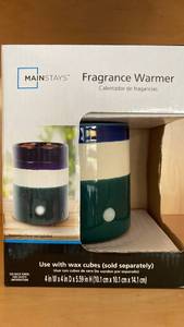 lot 25 image: Mainstays Electric Fragrance Wax Warmer