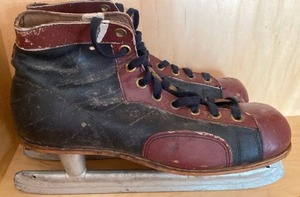 lot 50 image: Vintage Leather Ice Skates - Two-Tone Brown and Black