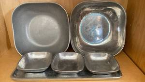 lot 82 image: Vintage Aluminum Square Plate Set