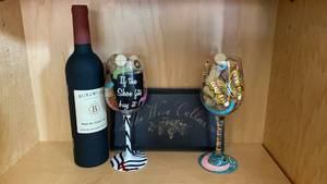 lot 86 image: Burlwood Wine Accessory Gift Set with Decorative Wine Glasses