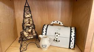 lot 108 image: Parisian Home Decor Collection Set