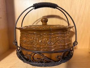 lot 533 image: Celebrating Home Stoneware Oven Crock Pot w Lid and Metal Carrier, Like New Condition