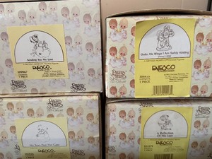 lot 547 image: Precious Moments w Boxes