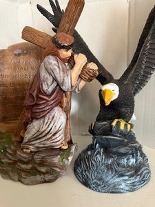 lot 552 image: Religious and Eagle Ceramics