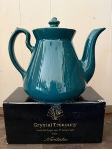 lot 554 image: Vintage Hall Pitcher and Noritake CreamSugar Set in Box