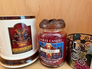 lot 559 image: Candle Warmer, Cover and Holder