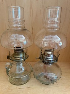 lot 564 image: Vintage Oil Lamps