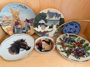 lot 575 image: Vintage Collector Plates, Please See Pictures for Makers