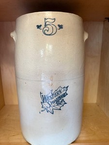 lot 585 image: Western Stoneware #5 Crock, Please See Pictures for Condition