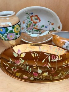 lot 595 image: Vintage China Pieces