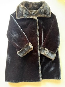 lot 615 image: Beautiful Vintage Black Jacket, Great Condition