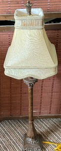 lot 618 image: Table Lamp w Shade