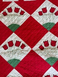 Vintage Red Rose Quilt, Approx 76"x86", Very Nice Condition