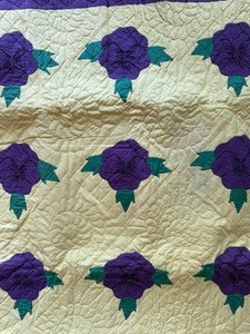 lot 627 image: Vintage Purple Pansy Quilt, Approx 76x88, Very Nice Condition
