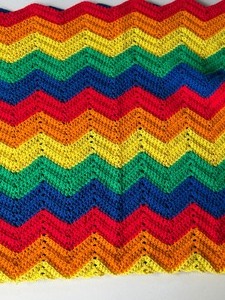 lot 629 image: Vintage Brightly Colored Throw Blanket, Approx 25x51, Well Loved