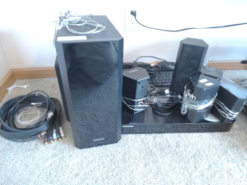 lot 4365 image: Samsung blu-rey 3D dvd player & surround sound.