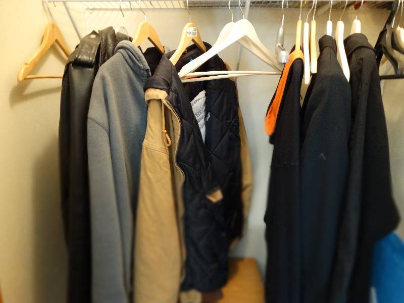 lot 4368 image: 5 jackets & suit top.
