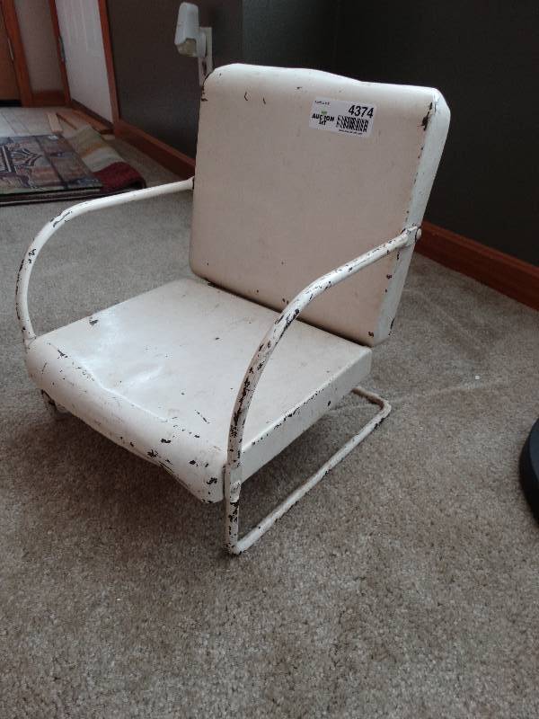 lot 4374 image: Miniature lawn chair.