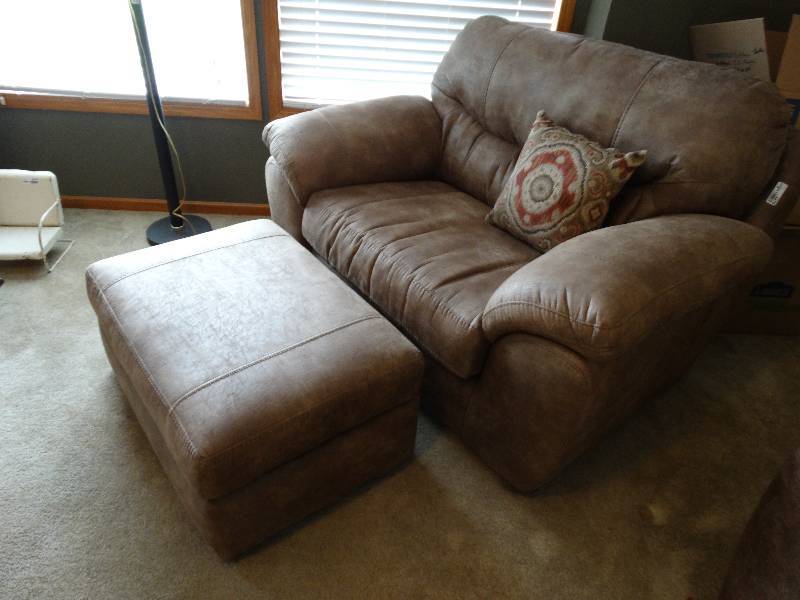 lot 4376 image: Oversize polyester fiber chair wottoman.