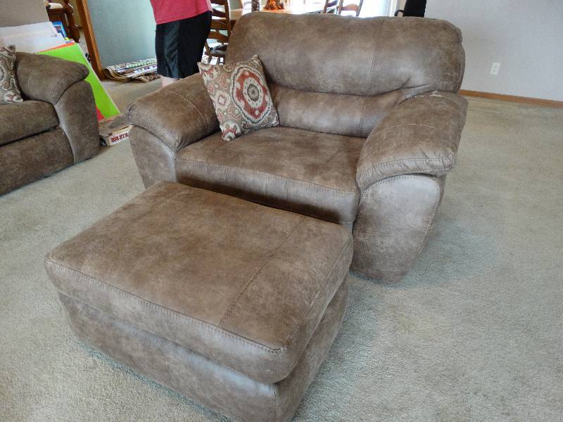 lot 4378 image: Oversize polyester fiber chair wottoman