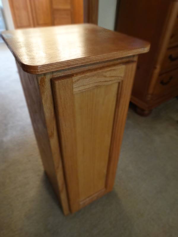 lot 4390 image: Wooden stand wstorage 31 x 14.