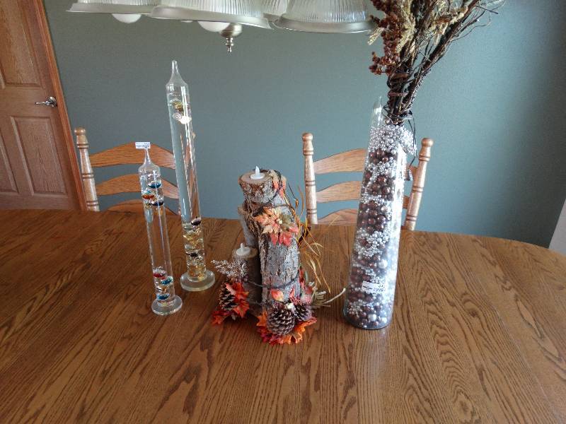 lot 4407 image: Home decor.