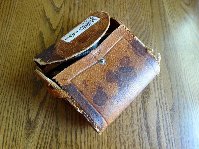 lot 4412 image: Vicki binoculars 4 x 40 japan.