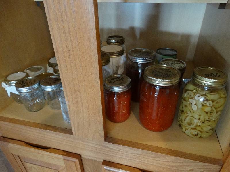 lot 4416 image: Contents in cabinet.
