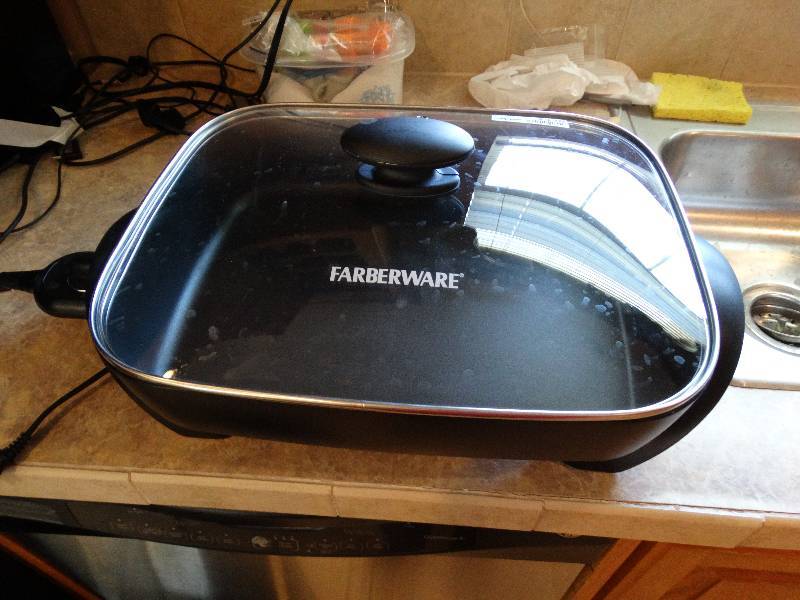 lot 4420 image: Farberware electric skillet.