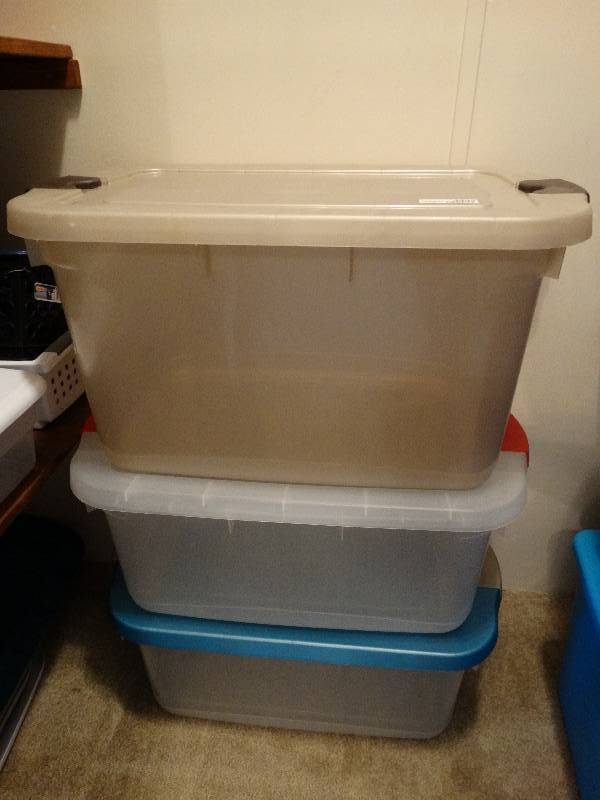 lot 4455 image: Lot of 3 empty totes.